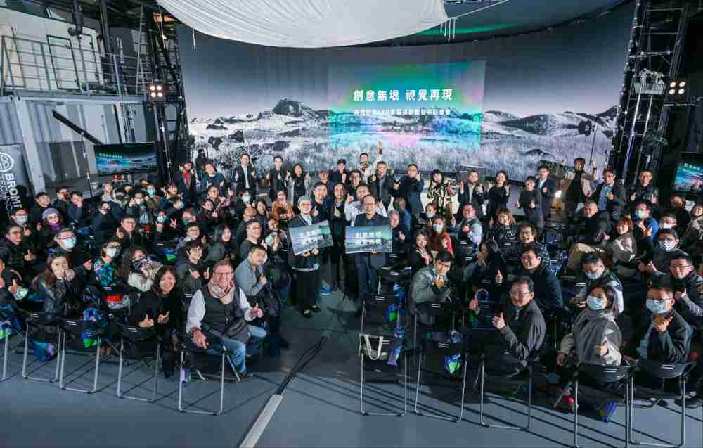 再现影像LED虚拟制作摄影棚整合拍摄场景、、、内容制作、、技术指导到设备租借一站式服务，，可望提升LED虚拟制作的影视效能，，进而产出更多高质量细致作品