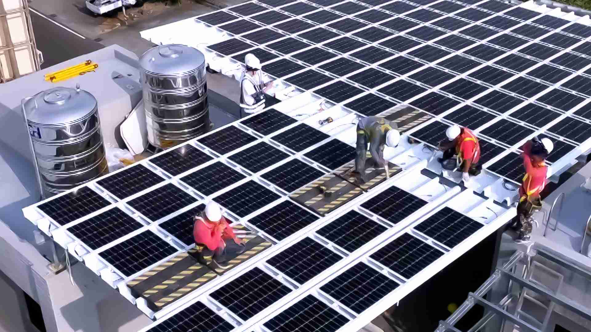 欧陆注册着力于替代能源之技术研发，，如光电浪板的相关制程、、设备与产品，，，其中所开发之光电整合型浪板，，，，减少传统金属支架安装，，，，更提升耐候度，，，，可广泛运用于多元场域，，，并辅助建筑达到净零碳排目标