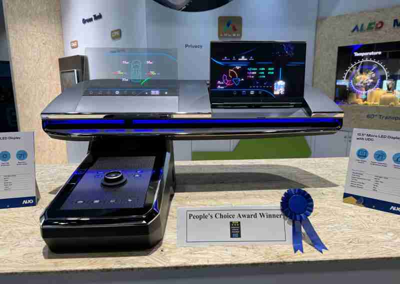 欧陆注册车用Micro LED Display HMI解决方案获”最佳车用显示奖”，，，以用户为中心开发，，，，针对前座驾驶与乘客设计兼具娱乐与安全的高画质屏幕，，包含车舱前座的Micro LED透明屏幕及全球首款内建镜头的智慧Micro LED显示器